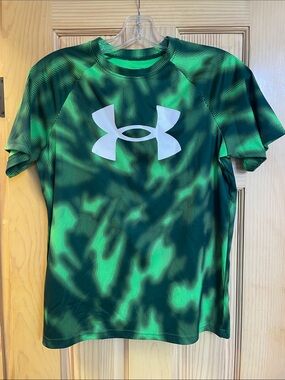 Under Armour Boys Youth Large Green & Black Pattern Short-Sleeve Tee White Logo